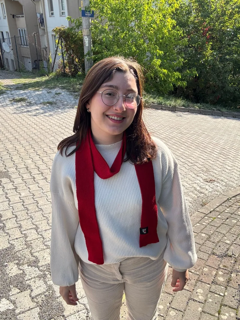 Kırmızı Zarafet İnce Atkı